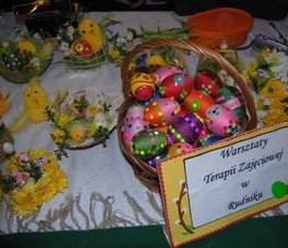 Zdjęcie z galerii: VII Powiatowy Konkurs Pisanek i Palm Wielkanocnych w Prażkach (gm. Będków) - 19.03.2010 r.