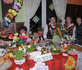 Zdjęcie z galerii: VII Powiatowy Konkurs Pisanek i Palm Wielkanocnych w Prażkach (gm. Będków) - 19.03.2010 r.