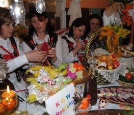 Zdjęcie z galerii: VII Powiatowy Konkurs Pisanek i Palm Wielkanocnych w Prażkach (gm. Będków) - 19.03.2010 r.