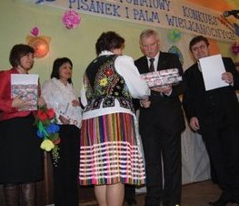 Zdjęcie z galerii: VII Powiatowy Konkurs Pisanek i Palm Wielkanocnych w Prażkach (gm. Będków) - 19.03.2010 r.
