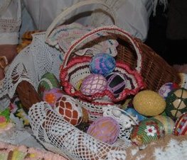 Zdjęcie z galerii: VII Powiatowy Konkurs Pisanek i Palm Wielkanocnych w Prażkach (gm. Będków) - 19.03.2010 r.