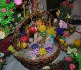 Zdjęcie z galerii: VII Powiatowy Konkurs Pisanek i Palm Wielkanocnych w Prażkach (gm. Będków) - 19.03.2010 r.