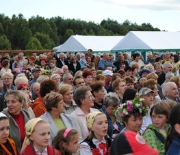 Zdjęcie z galerii: Sobótki w Smardzewicach (gm. Tomaszów Maz.) - 23.06.2010 r.