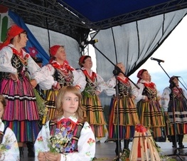 Zdjęcie z galerii: Sobótki w Smardzewicach (gm. Tomaszów Maz.) - 23.06.2010 r.