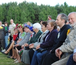 Zdjęcie z galerii: Sobótki w Smardzewicach (gm. Tomaszów Maz.) - 23.06.2010 r.