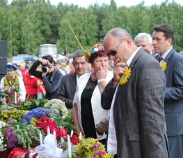 Zdjęcie z galerii: Sobótki w Smardzewicach (gm. Tomaszów Maz.) - 23.06.2010 r.