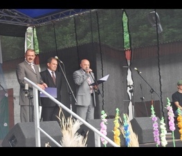 Zdjęcie z galerii: Konkurs ubijania masła w Małczu (gm. Lubochnia) -31.07.2010 r.
