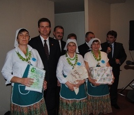 Zdjęcie z galerii: Powiatowy Konkurs Kiszenia Kapusty w Budziszewicach - 10.11.2010 r. 