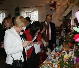 Zdjęcie z galerii: Powiatowy Konkurs Pisanek i Palm Wielkanocnych w Będkowie - 19.03.2011