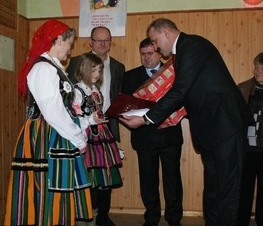 Zdjęcie z galerii: Powiatowy Konkurs Pisanek i Palm Wielkanocnych w Będkowie - 19.03.2011