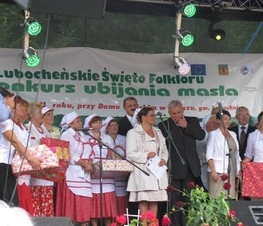 Zdjęcie z galerii: Lubocheńskie Święto Folkloru połączone z Konkursem Ubijania Masła w Lubochni