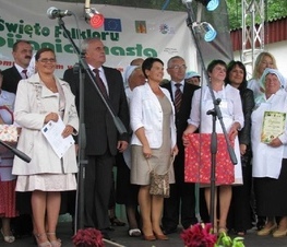 Zdjęcie z galerii: Lubocheńskie Święto Folkloru połączone z Konkursem Ubijania Masła w Lubochni