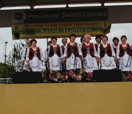 Zdjęcie z galerii: NASZA TRADYCJA - Przegląd Zespołów Folklorystycznych w Żelechlinku - 27.05.2012