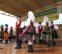 Zdjęcie z galerii: NASZA TRADYCJA - Przegląd Zespołów Folklorystycznych w Żelechlinku - 27.05.2012