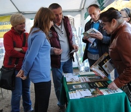 Zdjęcie z galerii: Promocja powiatu podczas Hubertusa Spalskiego - 20.10.2012