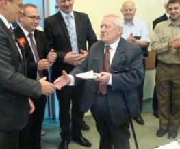 Zdjęcie z galerii: 70-lecie Uniwersytetu Łódzkiego z Filią w Tomaszowie Mazowieckim przy ulicy Konstytucji 3 Maja 65/67