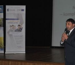 Zdjęcie z galerii: Konferencja upowszechniająca projekt pn. 'Nowe jutro, lepsze jutro - kompleksowy system doskonalenia Nauczycieli i Dyrektorów w Powiecie Tomaszowskim'