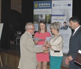 Zdjęcie z galerii: Konferencja upowszechniająca projekt pn. 'Nowe jutro, lepsze jutro - kompleksowy system doskonalenia Nauczycieli i Dyrektorów w Powiecie Tomaszowskim'