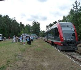 Zdjęcie z galerii: Zdjęcia z kolejnego przyjazdu pociągu akcji 'Kolej na Spałę' zdj.wyk. Jerzy Miś