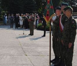 Zdjęcie z galerii: Zdjęcia z Uroczystości patriotyczno-religijnej z okazji 95 Rocznicy Bitwy Warszawskiej 1920 roku i Święta Wojska Polskiego oraz odsłonięcia tablicy BŁ.O. Henryka Krzysztofika