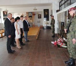 Zdjęcie z galerii: Zdjęcia z Uroczystości patriotyczno-religijnej z okazji 95 Rocznicy Bitwy Warszawskiej 1920 roku i Święta Wojska Polskiego oraz odsłonięcia tablicy BŁ.O. Henryka Krzysztofika