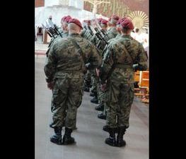 Zdjęcie z galerii: Zdjęcia z Uroczystości patriotyczno-religijnej z okazji 95 Rocznicy Bitwy Warszawskiej 1920 roku i Święta Wojska Polskiego oraz odsłonięcia tablicy BŁ.O. Henryka Krzysztofika