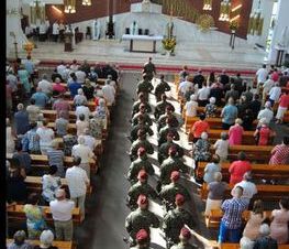 Zdjęcie z galerii: Zdjęcia z Uroczystości patriotyczno-religijnej z okazji 95 Rocznicy Bitwy Warszawskiej 1920 roku i Święta Wojska Polskiego oraz odsłonięcia tablicy BŁ.O. Henryka Krzysztofika