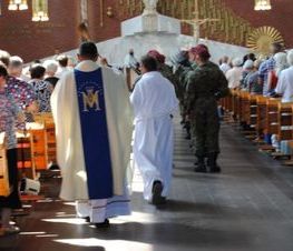 Zdjęcie z galerii: Zdjęcia z Uroczystości patriotyczno-religijnej z okazji 95 Rocznicy Bitwy Warszawskiej 1920 roku i Święta Wojska Polskiego oraz odsłonięcia tablicy BŁ.O. Henryka Krzysztofika