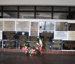 Zdjęcie z galerii: Zdjęcia z Uroczystości patriotyczno-religijnej z okazji 95 Rocznicy Bitwy Warszawskiej 1920 roku i Święta Wojska Polskiego oraz odsłonięcia tablicy BŁ.O. Henryka Krzysztofika