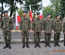 Zdjęcie z galerii: Galeria zdjęć z uroczystości patriotyczno- religijnej z dnia 4 września 2015 roku z okazji obchodów 76.Rocznicy Wybuchu II Wojny Światowej , 76.Rocznicy Walk W Tomaszowie Mazowieckim, 76.Rocznicy Agre