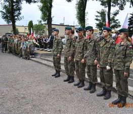 Zdjęcie z galerii: Galeria zdjęć z uroczystości patriotyczno- religijnej z dnia 4 września 2015 roku z okazji obchodów 76.Rocznicy Wybuchu II Wojny Światowej , 76.Rocznicy Walk W Tomaszowie Mazowieckim, 76.Rocznicy Agre