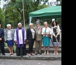 Zdjęcie z galerii: Galeria zdjęć z uroczystości patriotyczno- religijnej z dnia 4 września 2015 roku z okazji obchodów 76.Rocznicy Wybuchu II Wojny Światowej , 76.Rocznicy Walk W Tomaszowie Mazowieckim, 76.Rocznicy Agre
