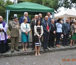 Zdjęcie z galerii: Galeria zdjęć z uroczystości patriotyczno- religijnej z dnia 4 września 2015 roku z okazji obchodów 76.Rocznicy Wybuchu II Wojny Światowej , 76.Rocznicy Walk W Tomaszowie Mazowieckim, 76.Rocznicy Agre