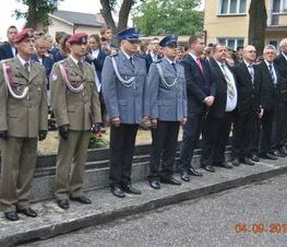 Zdjęcie z galerii: Galeria zdjęć z uroczystości patriotyczno- religijnej z dnia 4 września 2015 roku z okazji obchodów 76.Rocznicy Wybuchu II Wojny Światowej , 76.Rocznicy Walk W Tomaszowie Mazowieckim, 76.Rocznicy Agre