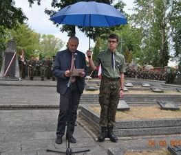 Zdjęcie z galerii: Galeria zdjęć z uroczystości patriotyczno- religijnej z dnia 4 września 2015 roku z okazji obchodów 76.Rocznicy Wybuchu II Wojny Światowej , 76.Rocznicy Walk W Tomaszowie Mazowieckim, 76.Rocznicy Agre