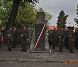 Zdjęcie z galerii: Galeria zdjęć z uroczystości patriotyczno- religijnej z dnia 4 września 2015 roku z okazji obchodów 76.Rocznicy Wybuchu II Wojny Światowej , 76.Rocznicy Walk W Tomaszowie Mazowieckim, 76.Rocznicy Agre