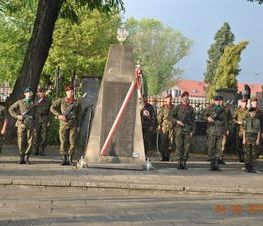 Zdjęcie z galerii: Galeria zdjęć z uroczystości patriotyczno- religijnej z dnia 4 września 2015 roku z okazji obchodów 76.Rocznicy Wybuchu II Wojny Światowej , 76.Rocznicy Walk W Tomaszowie Mazowieckim, 76.Rocznicy Agre