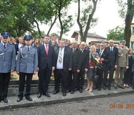 Zdjęcie z galerii: Galeria zdjęć z uroczystości patriotyczno- religijnej z dnia 4 września 2015 roku z okazji obchodów 76.Rocznicy Wybuchu II Wojny Światowej , 76.Rocznicy Walk W Tomaszowie Mazowieckim, 76.Rocznicy Agre