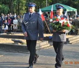 Zdjęcie z galerii: Galeria zdjęć z uroczystości patriotyczno- religijnej z dnia 4 września 2015 roku z okazji obchodów 76.Rocznicy Wybuchu II Wojny Światowej , 76.Rocznicy Walk W Tomaszowie Mazowieckim, 76.Rocznicy Agre