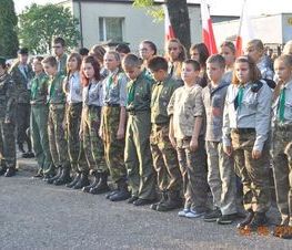 Zdjęcie z galerii: Galeria zdjęć z uroczystości patriotyczno- religijnej z dnia 4 września 2015 roku z okazji obchodów 76.Rocznicy Wybuchu II Wojny Światowej , 76.Rocznicy Walk W Tomaszowie Mazowieckim, 76.Rocznicy Agre