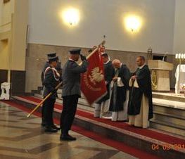 Zdjęcie z galerii: Galeria zdjęć z uroczystości patriotyczno- religijnej z dnia 4 września 2015 roku z okazji obchodów 76.Rocznicy Wybuchu II Wojny Światowej , 76.Rocznicy Walk W Tomaszowie Mazowieckim, 76.Rocznicy Agre