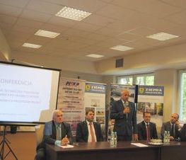 Zdjęcie z galerii: Konferencja 'Badanie techniczne pojazdów z kierownicą po prawej stronie w świetle nowych przepisów prawa'
