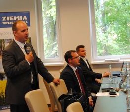 Zdjęcie z galerii: Konferencja 'Badanie techniczne pojazdów z kierownicą po prawej stronie w świetle nowych przepisów prawa'