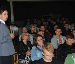Zdjęcie z galerii: Relacja z konferencji w kinie Włókniarz pt. 'Dopalacze kradną życie'