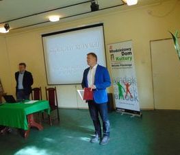 Zdjęcie z galerii: Zdjęcia ze spotkania w Młodzieżowym Domu Kultury na temat zniszczenia Warszawy w czasie II Wojny Światowej  