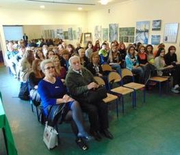 Zdjęcie z galerii: Zdjęcia ze spotkania w Młodzieżowym Domu Kultury na temat zniszczenia Warszawy w czasie II Wojny Światowej  