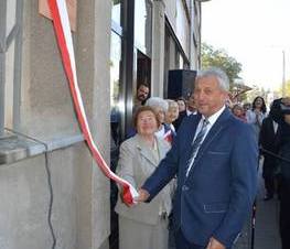 Odsłonięcie tablicy pamiątkowej Liceum Pedagogicznego w Tomaszowie Maz.