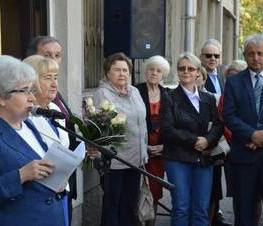 Zdjęcie z galerii: Odsłonięcie tablicy pamiątkowej Liceum Pedagogicznego w Tomaszowie Maz.