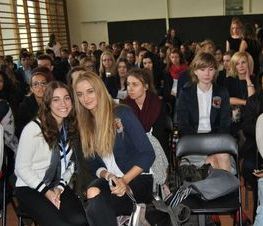 Zdjęcie z galerii: Program Twins Schools spotkanie Polska - Izrael w I LO oraz odwiedziny w Starostwie Powiatowym