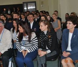 Zdjęcie z galerii: Program Twins Schools spotkanie Polska - Izrael w I LO oraz odwiedziny w Starostwie Powiatowym